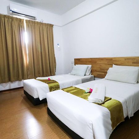 Am Transit Inn, Kuala Terengganu Exterior foto